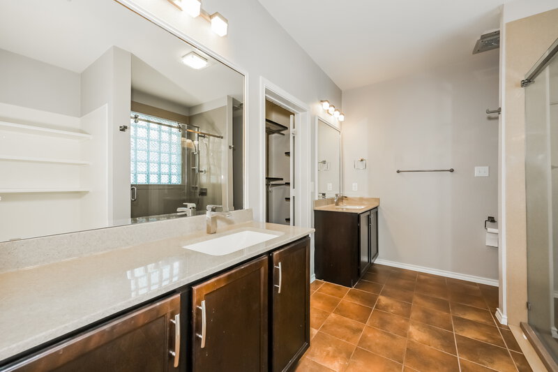 2,100/Mo, 10965 Colonial Heights Ln Fort Worth, TX 76179 Main Bathroom View