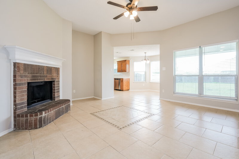 2,250/Mo, 7110 Myna Dr Arlington, TX 76002 Living Room View