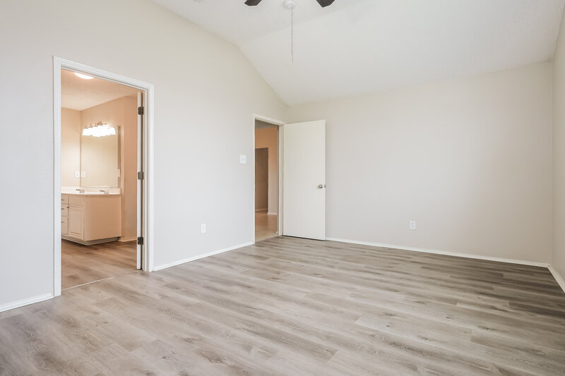 2,250/Mo, 7110 Myna Dr Arlington, TX 76002 Main Bedroom View