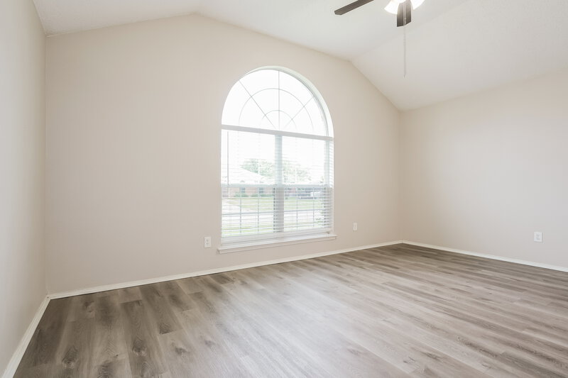 2,250/Mo, 7110 Myna Dr Arlington, TX 76002 Main Bedroom View 2