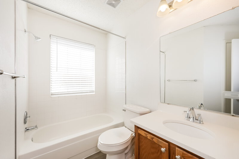 1,870/Mo, 829 Wyndham Pl Arlington, TX 76017 Bathroom View