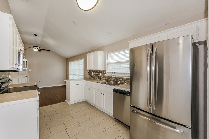 2,105/Mo, 2613 Clovermeadow Dr Fort Worth, TX 76123 Kitchen View