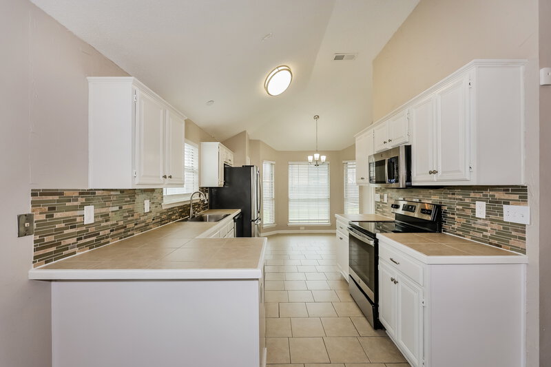 2,105/Mo, 2613 Clovermeadow Dr Fort Worth, TX 76123 Kitchen View 2