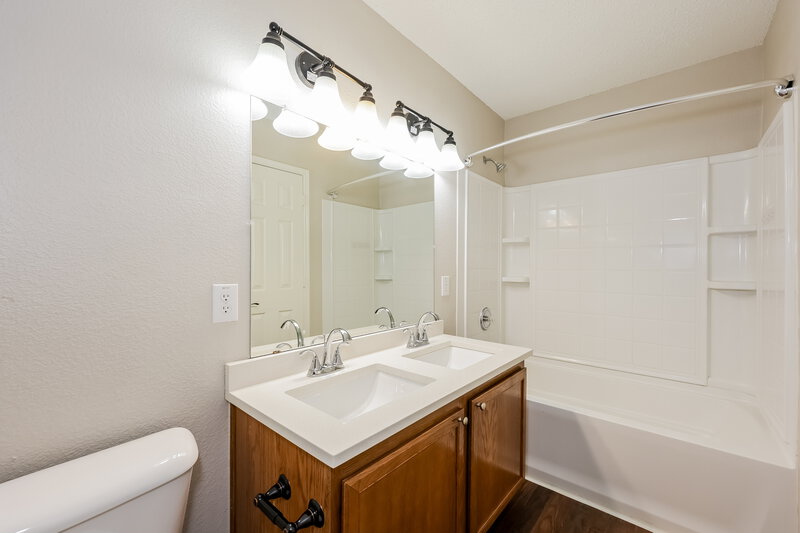 1,925/Mo, 3845 German Pointer Way Fort Worth, TX 76123 Main Bathroom View 2