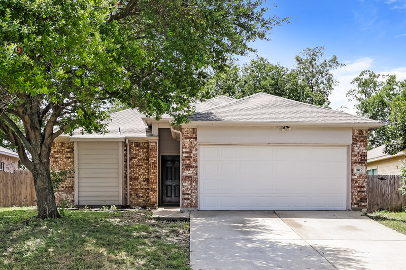 1,740/Mo, 1812 Alanbrooke Dr Fort Worth, TX 76140 External View