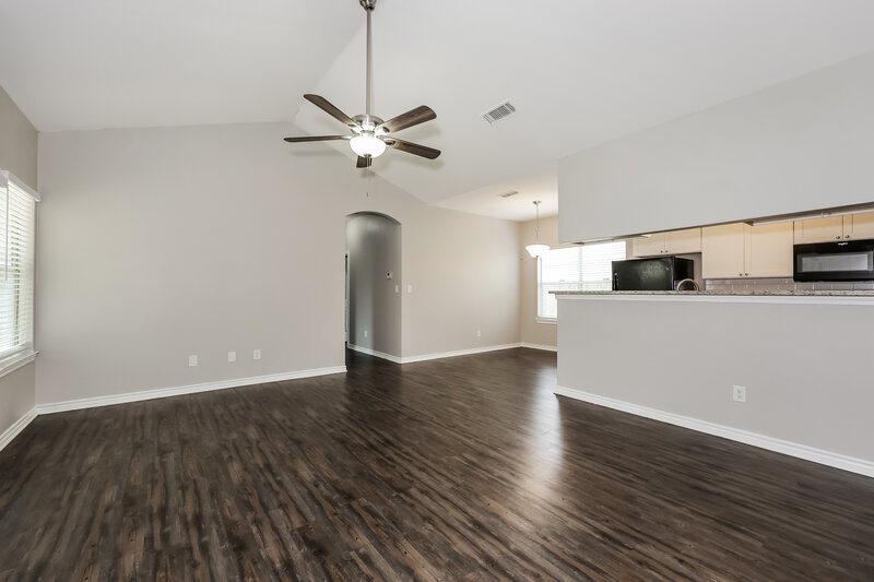 1,740/Mo, 1812 Alanbrooke Dr Fort Worth, TX 76140 Living Room View 2