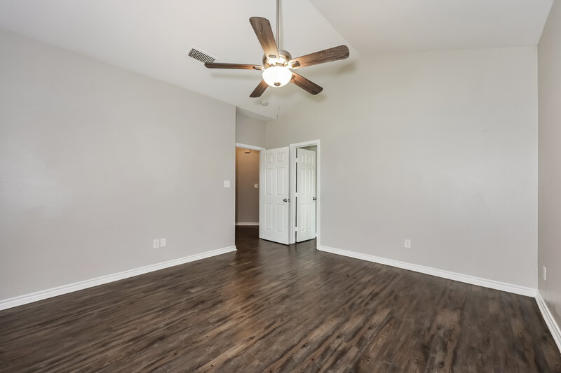 1,740/Mo, 1812 Alanbrooke Dr Fort Worth, TX 76140 Main Bedroom View 2