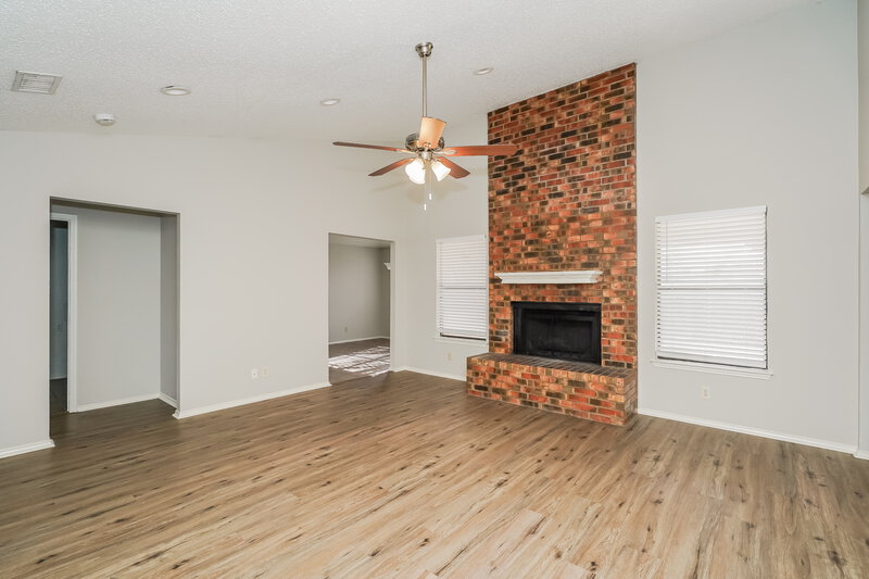 1,680/Mo, 8137 Camelot Rd Fort Worth, TX 76134 Living Room View