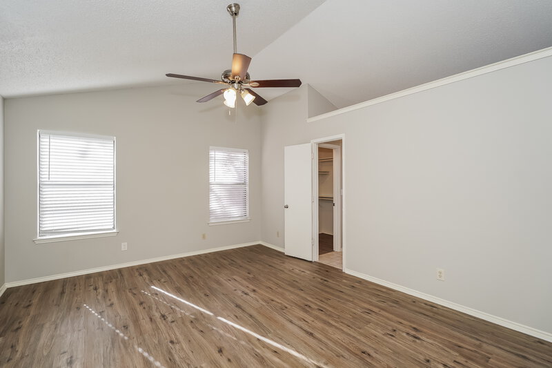 1,680/Mo, 8137 Camelot Rd Fort Worth, TX 76134 Main Bedroom View 2