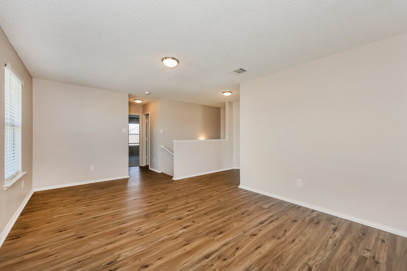 2,365/Mo, 365 Blairwood Dr Fort Worth, TX 76134 Loft View