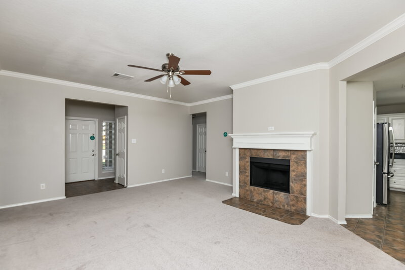 2,140/Mo, 166 Adams Dr Crowley, TX 76036 Living Room View