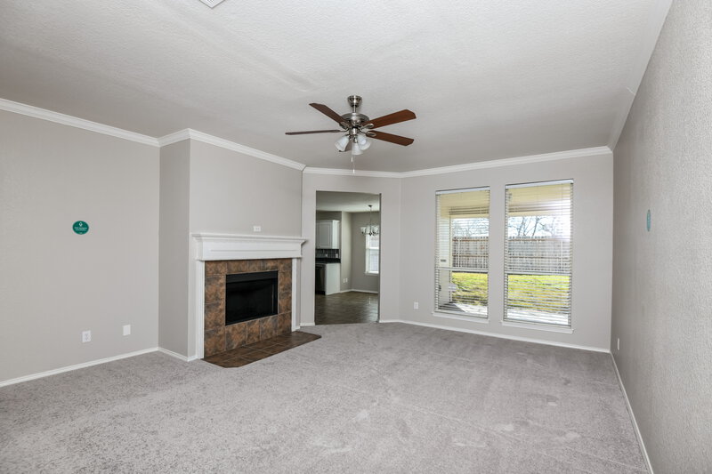 2,140/Mo, 166 Adams Dr Crowley, TX 76036 Living Room View 2