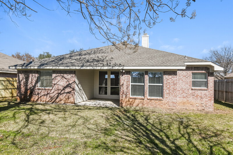 2,140/Mo, 166 Adams Dr Crowley, TX 76036 Rear View