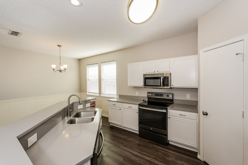 2,105/Mo, 6409 Baywater Ct Fort Worth, TX 76179 Kitchen View