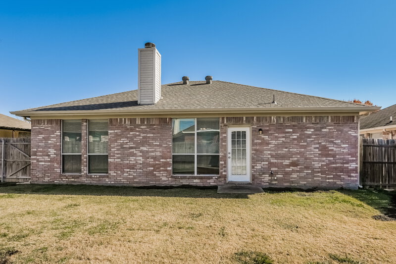 2,105/Mo, 6409 Baywater Ct Fort Worth, TX 76179 Rear View