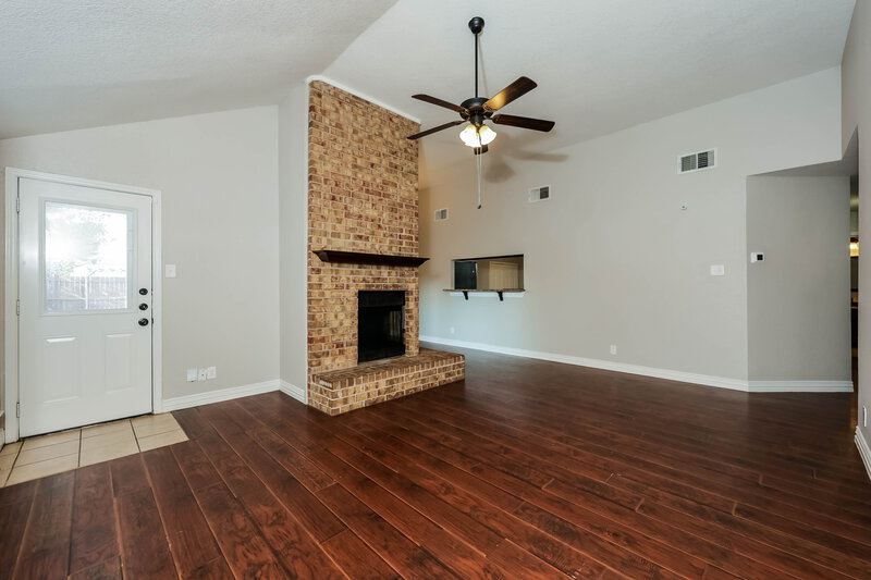 2,165/Mo, 8705 Elbe Trail Fort Worth, TX 76118 Living Room View 2