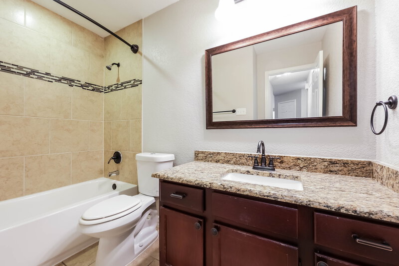 2,165/Mo, 8705 Elbe Trail Fort Worth, TX 76118 Bathroom View