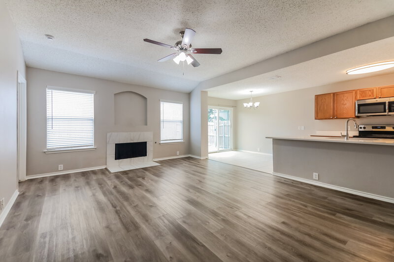 2,050/Mo, 3317 Bentgate Ct Denton, TX 76210 Living Room View