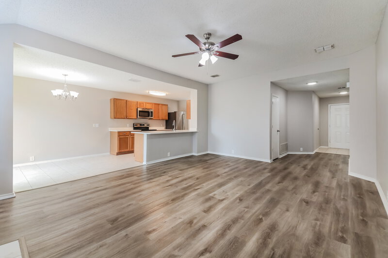2,050/Mo, 3317 Bentgate Ct Denton, TX 76210 Living Room View 2