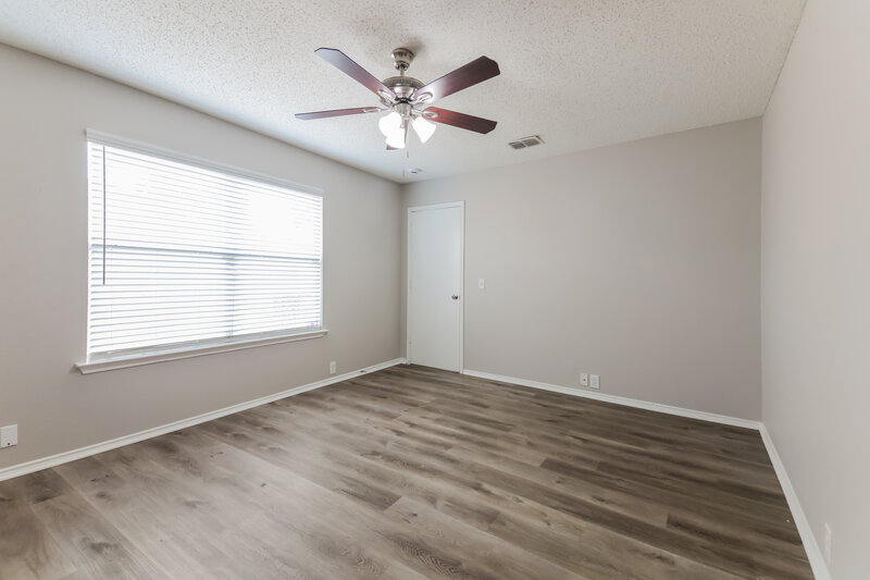 2,050/Mo, 3317 Bentgate Ct Denton, TX 76210 Main Bedroom View 2