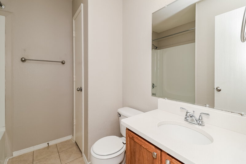2,030/Mo, 3317 Bentgate Ct Denton, TX 76210 Bathroom View
