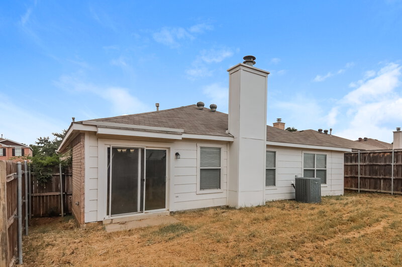 2,050/Mo, 3317 Bentgate Ct Denton, TX 76210 Rear View