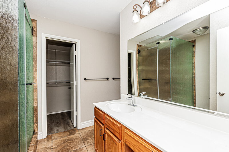 2,165/Mo, 4129 Fossile Butte Dr Fort Worth, TX 76244 Main Bathroom View 2