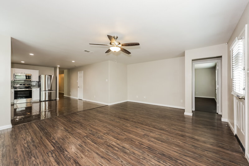 2,530/Mo, 8820 Elk Creek Ln Fort Worth, TX 76123 Living Room View