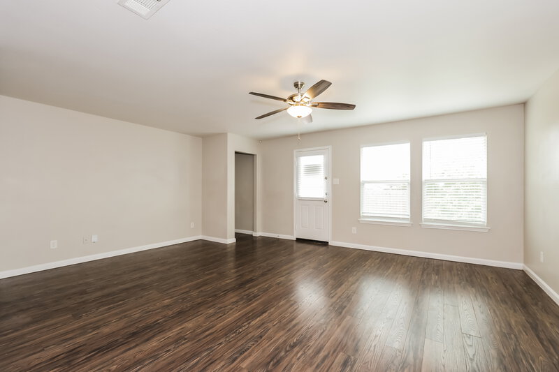 2,530/Mo, 8820 Elk Creek Ln Fort Worth, TX 76123 Living Room View 2