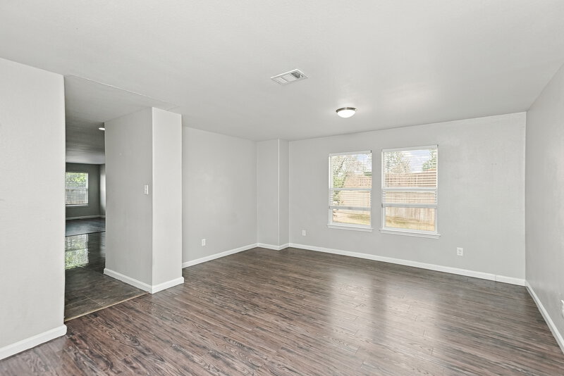 2,470/Mo, 8820 Elk Creek Ln Fort Worth, TX 76123 Living Room View 2