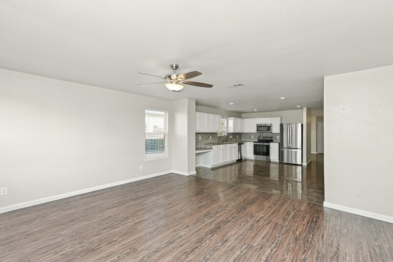2,470/Mo, 8820 Elk Creek Ln Fort Worth, TX 76123 Family Room View 2