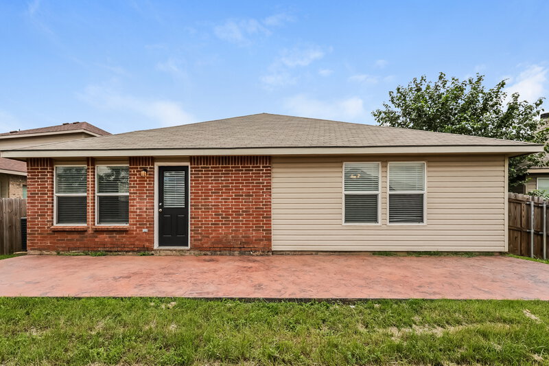 2,530/Mo, 8820 Elk Creek Ln Fort Worth, TX 76123 Rear View 2