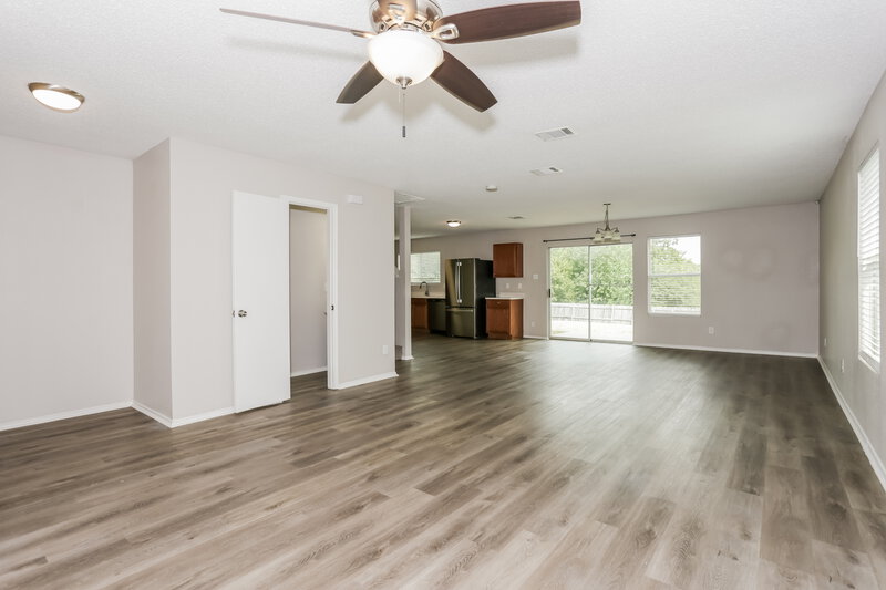 2,200/Mo, 907 Blue Sky Dr Arlington, TX 76002 Living Room View