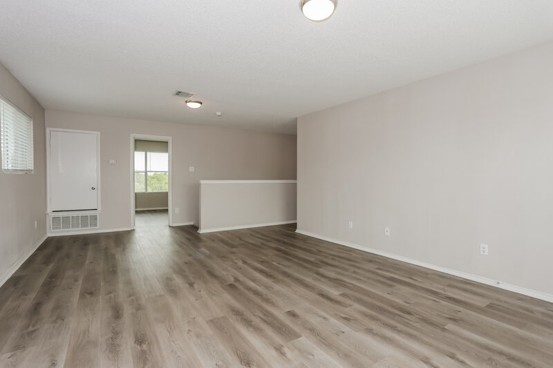 2,200/Mo, 907 Blue Sky Dr Arlington, TX 76002 Loft View