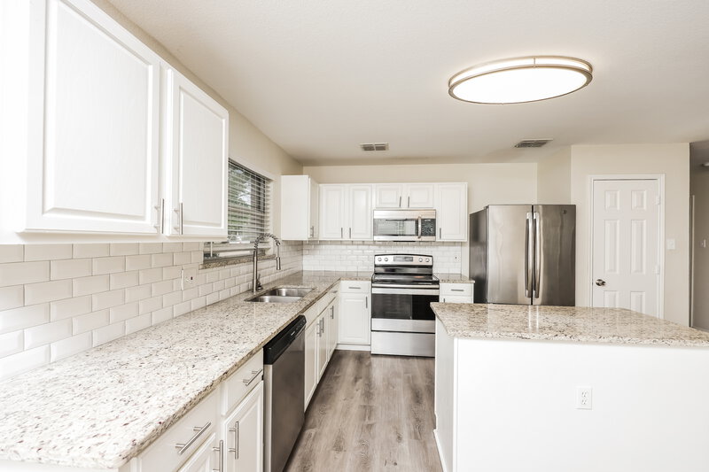 2,715/Mo, 2216 Overlook Ln Denton, TX 76207 Kitchen View 2