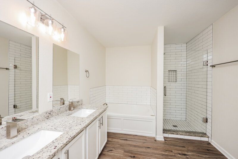 2,715/Mo, 2216 Overlook Ln Denton, TX 76207 Main Bathroom View