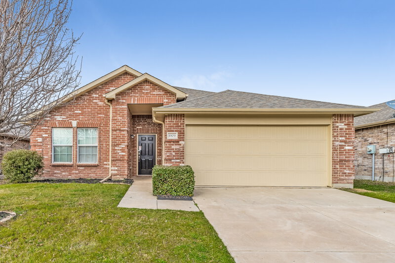2,380/Mo, 1909 Nightingale Dr Aubrey, TX 76227 External View