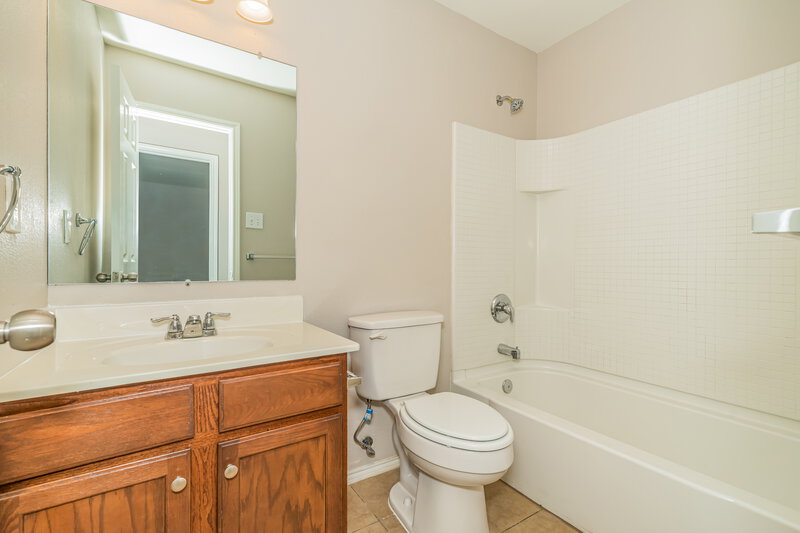2,380/Mo, 1909 Nightingale Dr Aubrey, TX 76227 Bathroom View