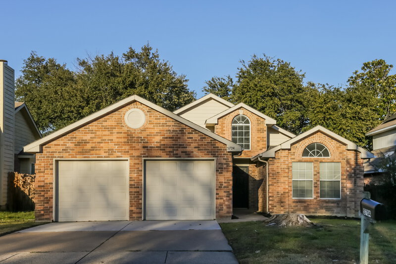 1,860/Mo, 5704 Stone Meadow Ln Fort Worth, TX 76179 External View