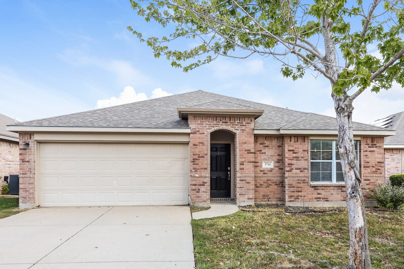 2,050/Mo, 1714 Twin Hills Way Princeton, TX 75407 External View
