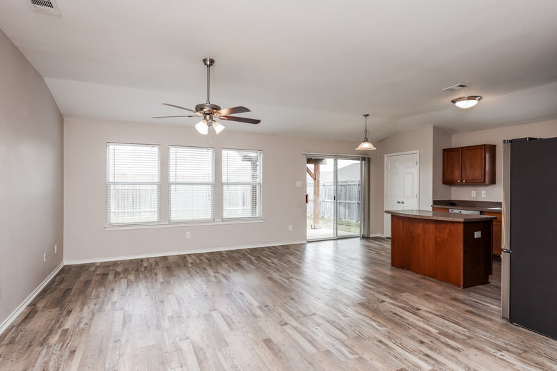 2,050/Mo, 1714 Twin Hills Way Princeton, TX 75407 Living Room View