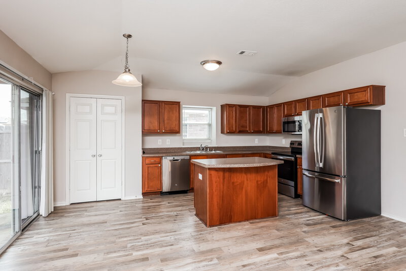 2,050/Mo, 1714 Twin Hills Way Princeton, TX 75407 Kitchen View