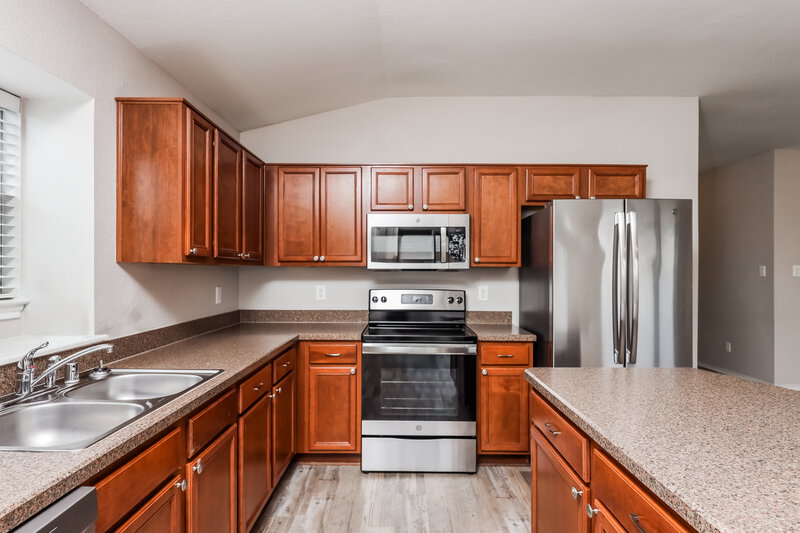 2,050/Mo, 1714 Twin Hills Way Princeton, TX 75407 Kitchen View 3