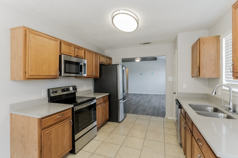 1,880/Mo, 9234 Crimnson Ct Dallas, TX 75217 Kitchen View