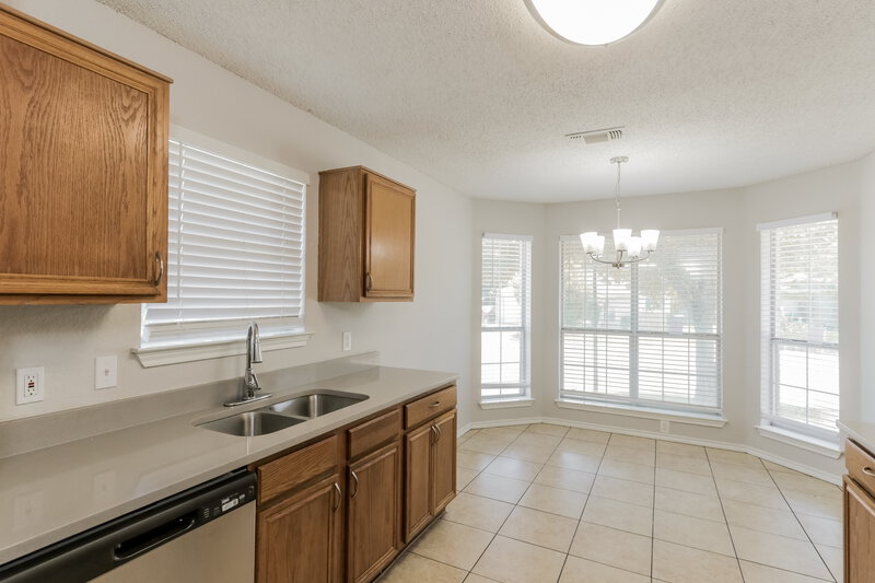 1,880/Mo, 9234 Crimnson Ct Dallas, TX 75217 Kitchen View 2