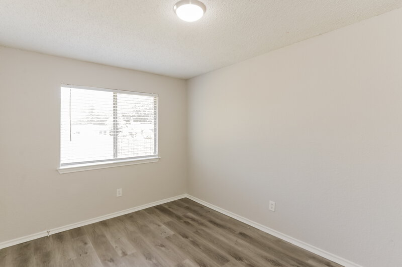 1,880/Mo, 9234 Crimnson Ct Dallas, TX 75217 Bedroom View