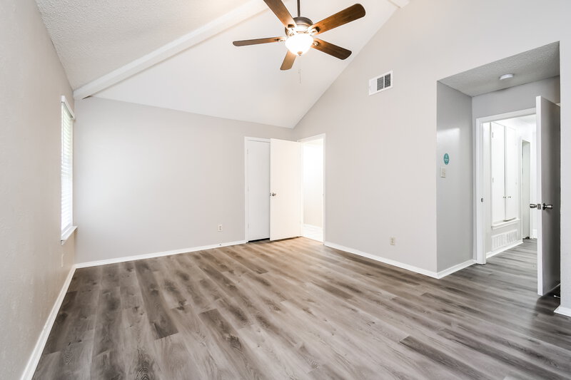 2,215/Mo, 4319 Hemingway Dr Grand Prairie, TX 75052 Main Bedroom View