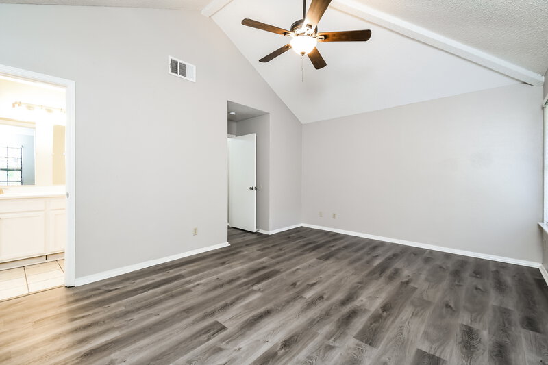 2,215/Mo, 4319 Hemingway Dr Grand Prairie, TX 75052 Main Bedroom View 2