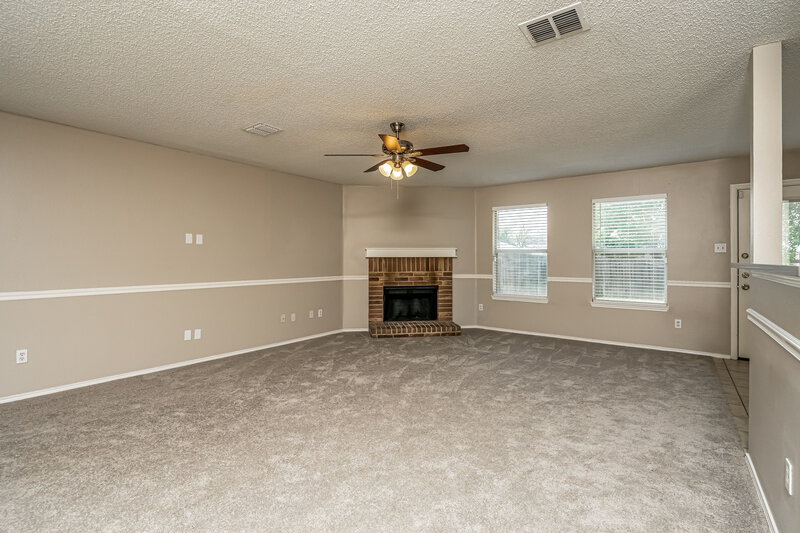 2,035/Mo, 1616 Deerwood Dr Rockwall, TX 75032 Living Room View