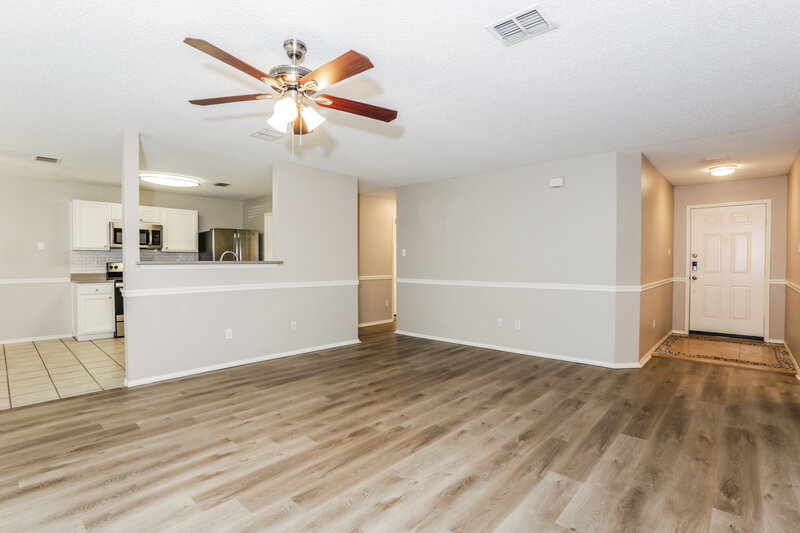 1,975/Mo, 1616 Deerwood Dr Rockwall, TX 75032 Living Room View 2